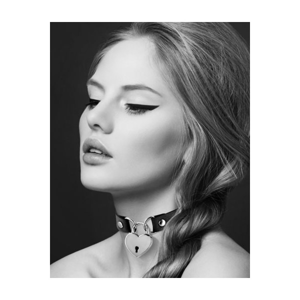 Collier en cuir noir SM avec pendentif cadenas coeur argenté 